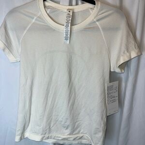 Lululemon Athletica Cream Short Sleeve Tee